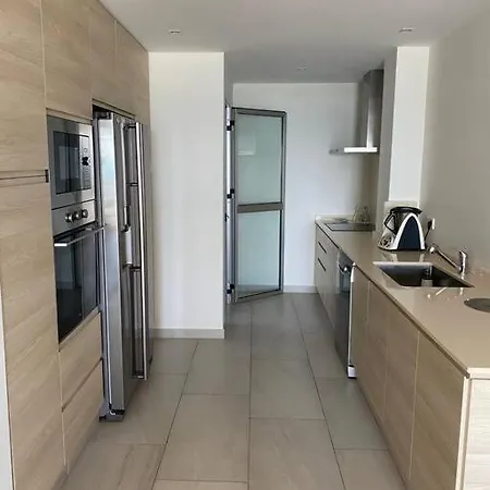 Vistahermosa Views With Parking Apartment